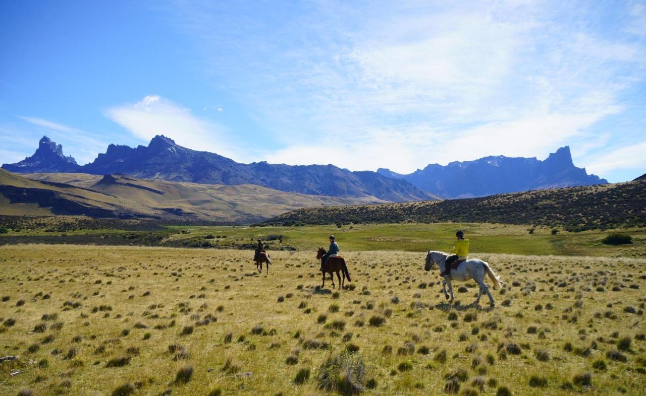 Estancia Cerro Guido Torres del Paine National Park Eksteriør bilde